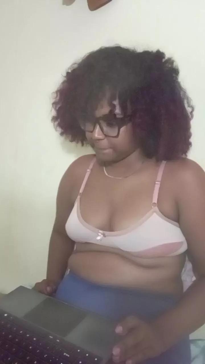 L_Lily on Cam4 