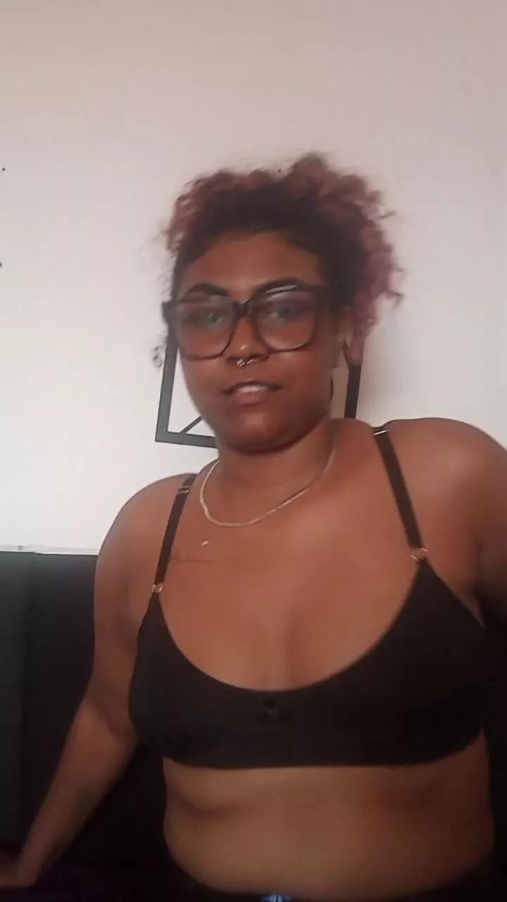 L_Lily on Cam4 
