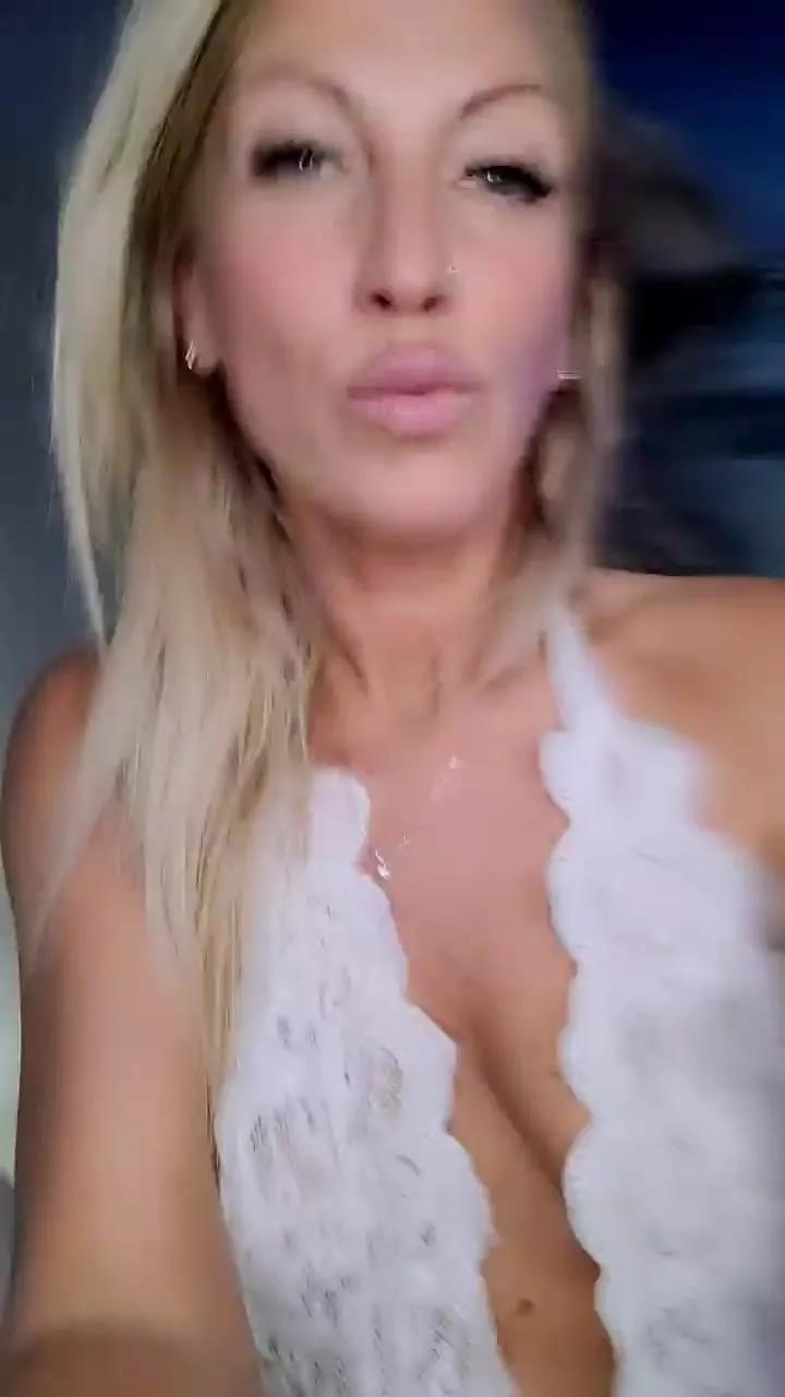Ladyblue on Cam4 