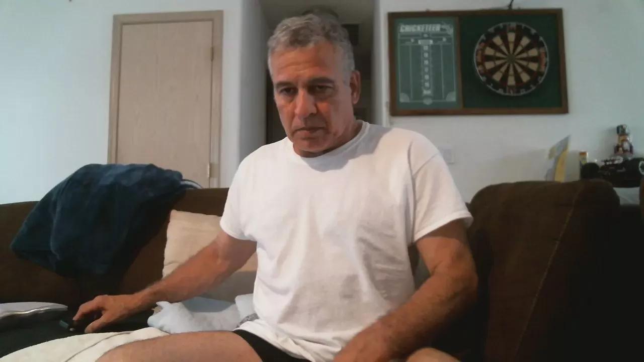 latinzinu on Cam4 