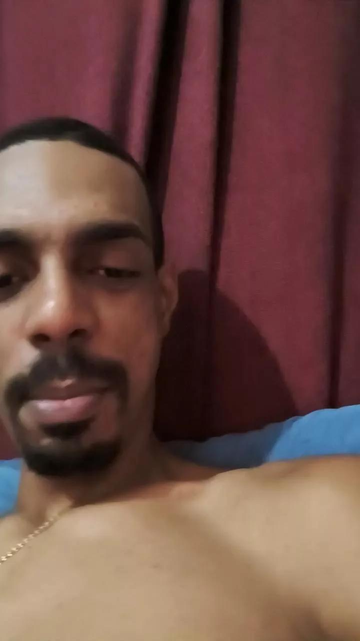 LaTrel021 on Cam4 