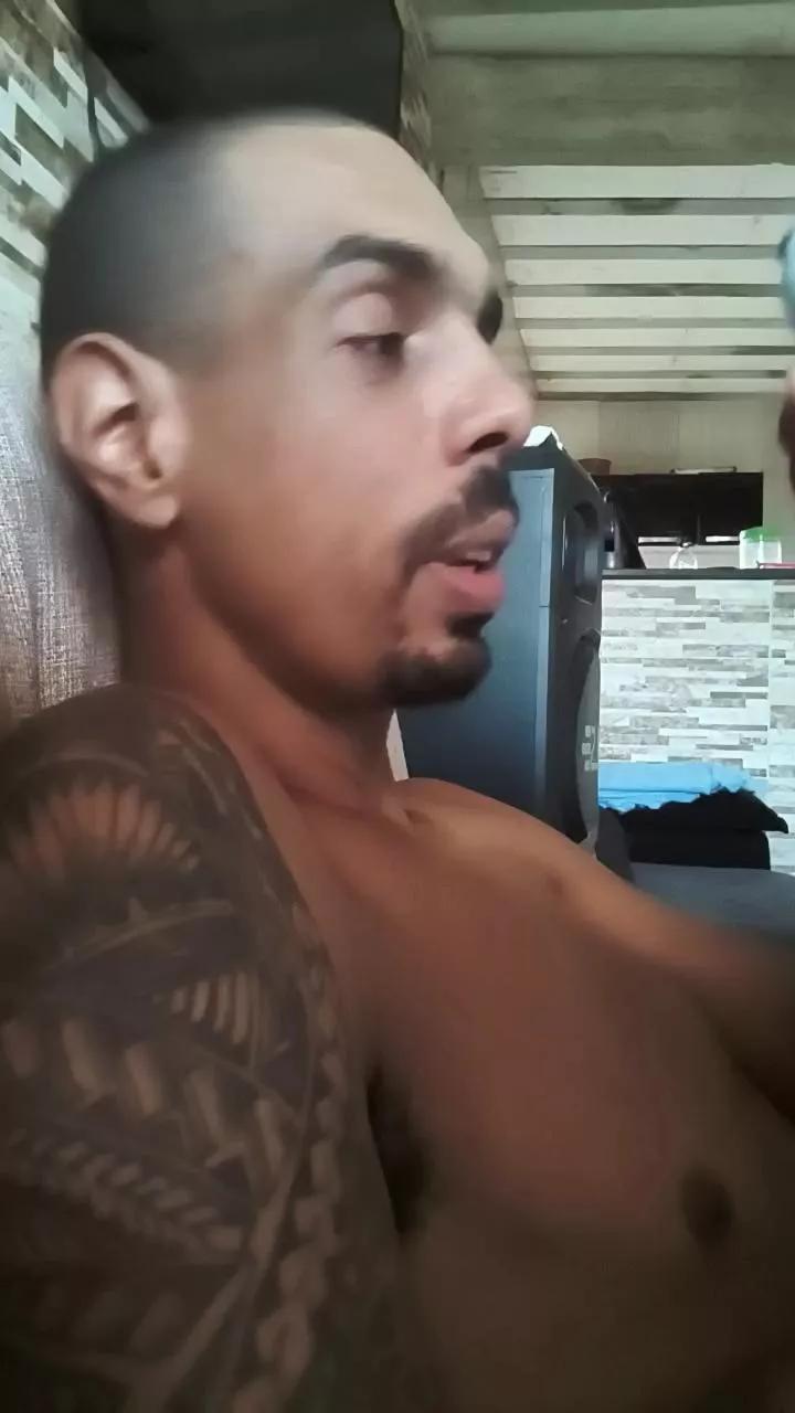 LaTrel021 on Cam4 