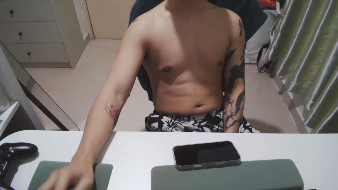 lazybird8899 on Cam4 