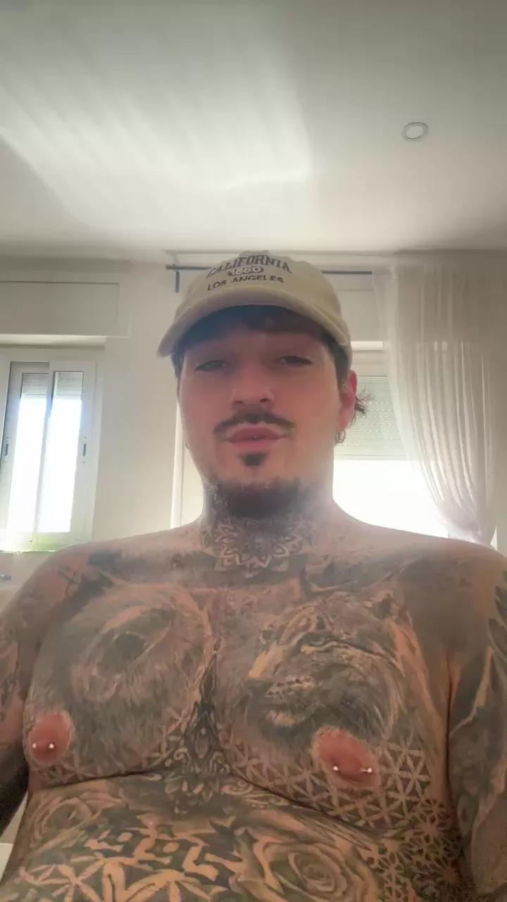 LEJO77 on Cam4 