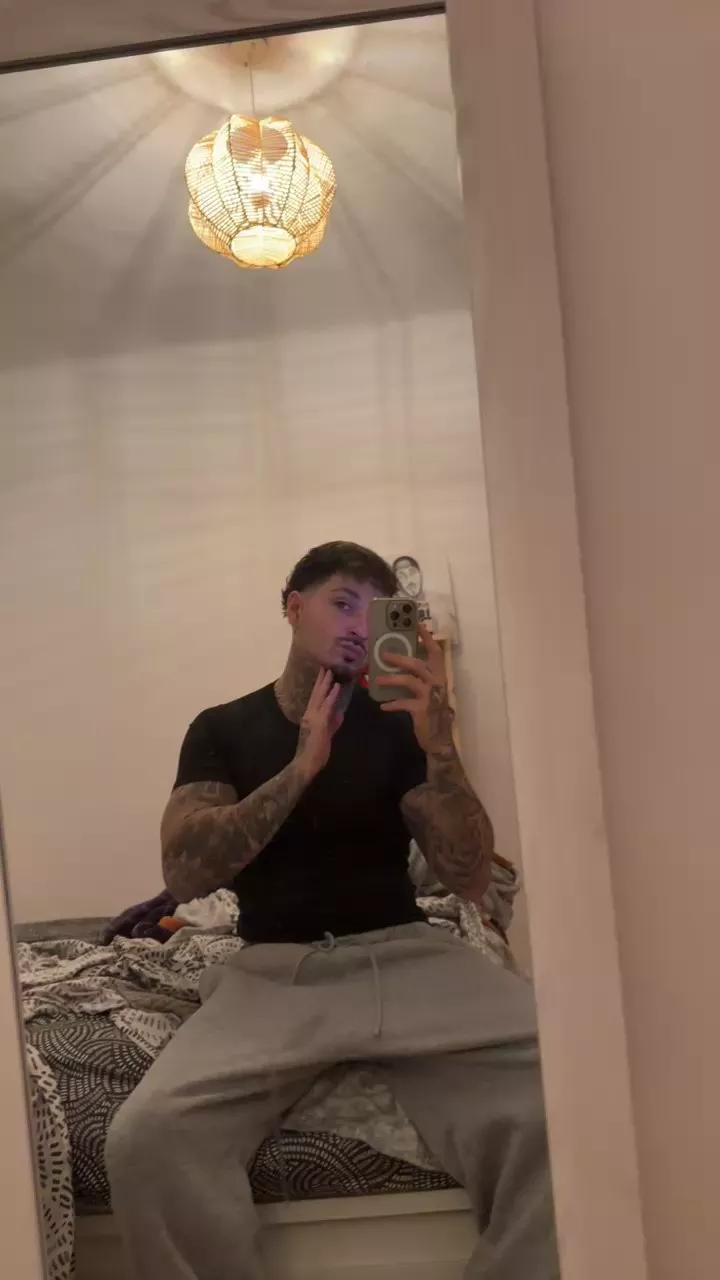 LEJO77 on Cam4 