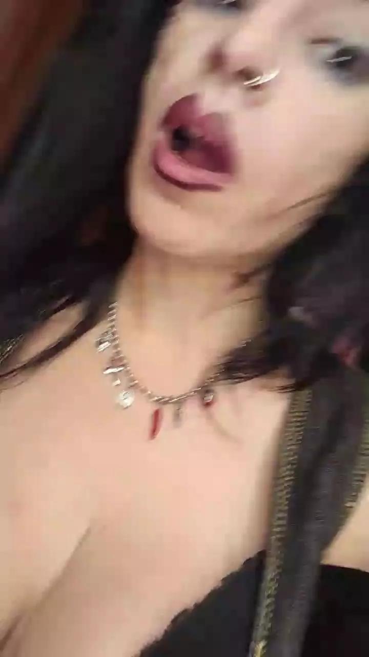 lellamonellahot on Cam4 