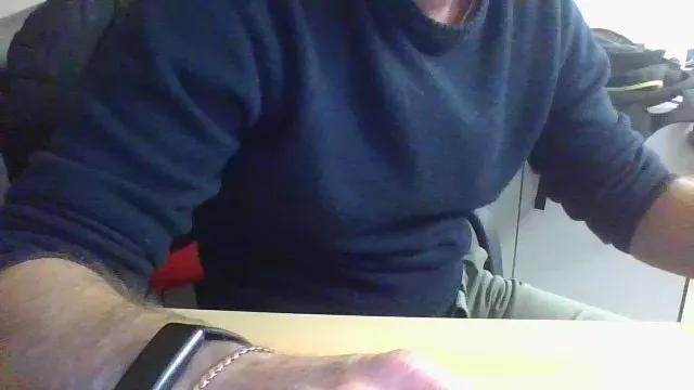 Leo_Hardyman on Cam4 