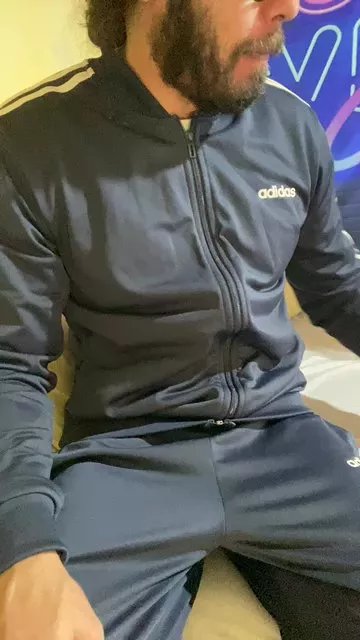 Offline Leona1855 on Cam4