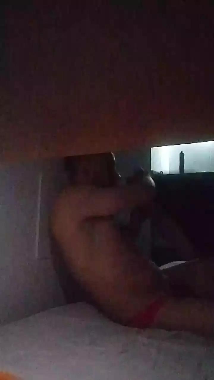leonardorierac1 on Cam4 