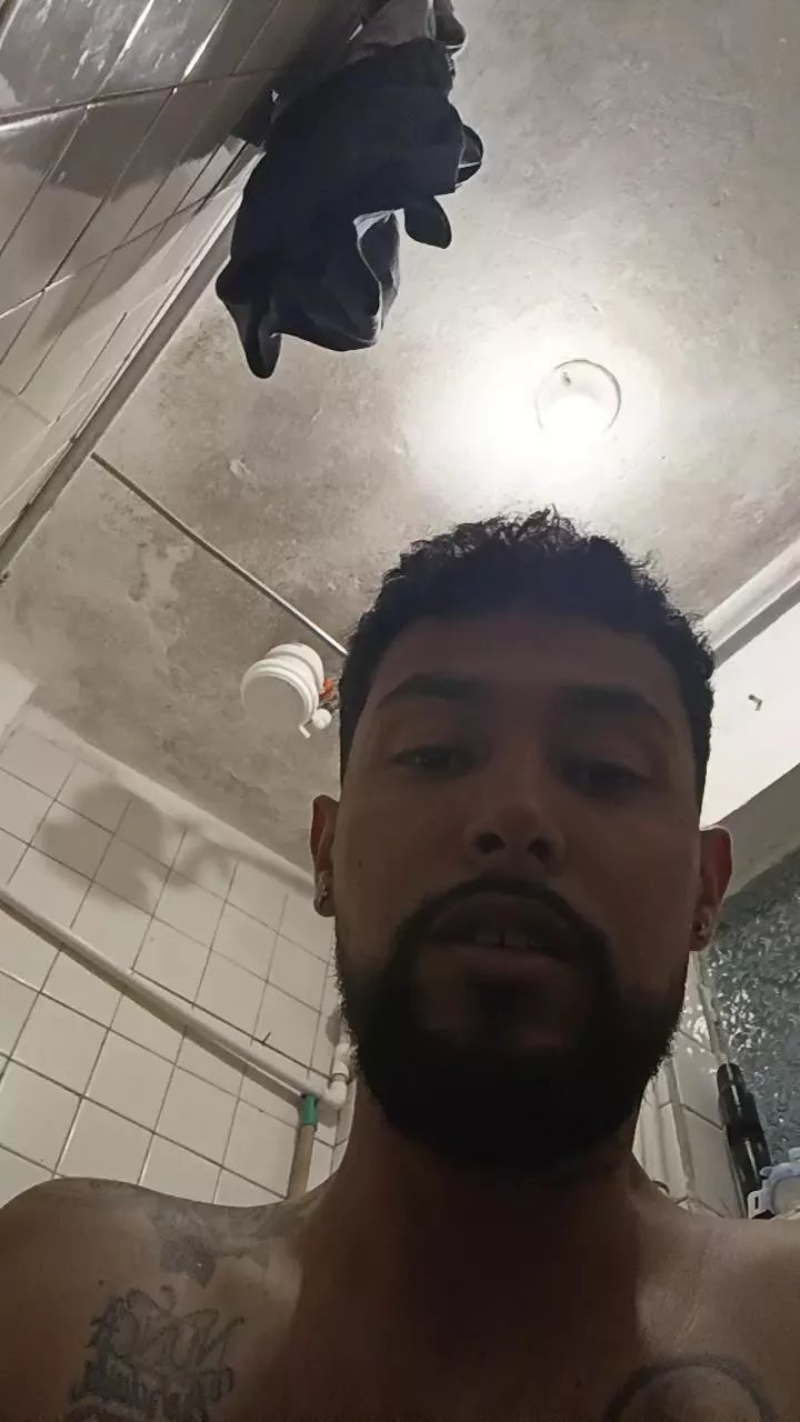 Offline LeonBigCock24 on Cam4