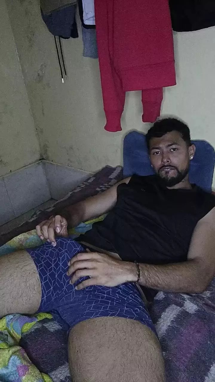 Offline LeonBigCock24 on Cam4