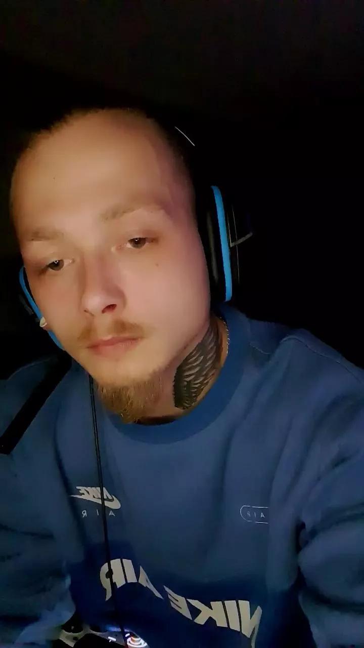 Letsplay4life on Cam4 