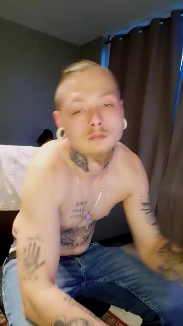 Letsplay4life on Cam4 