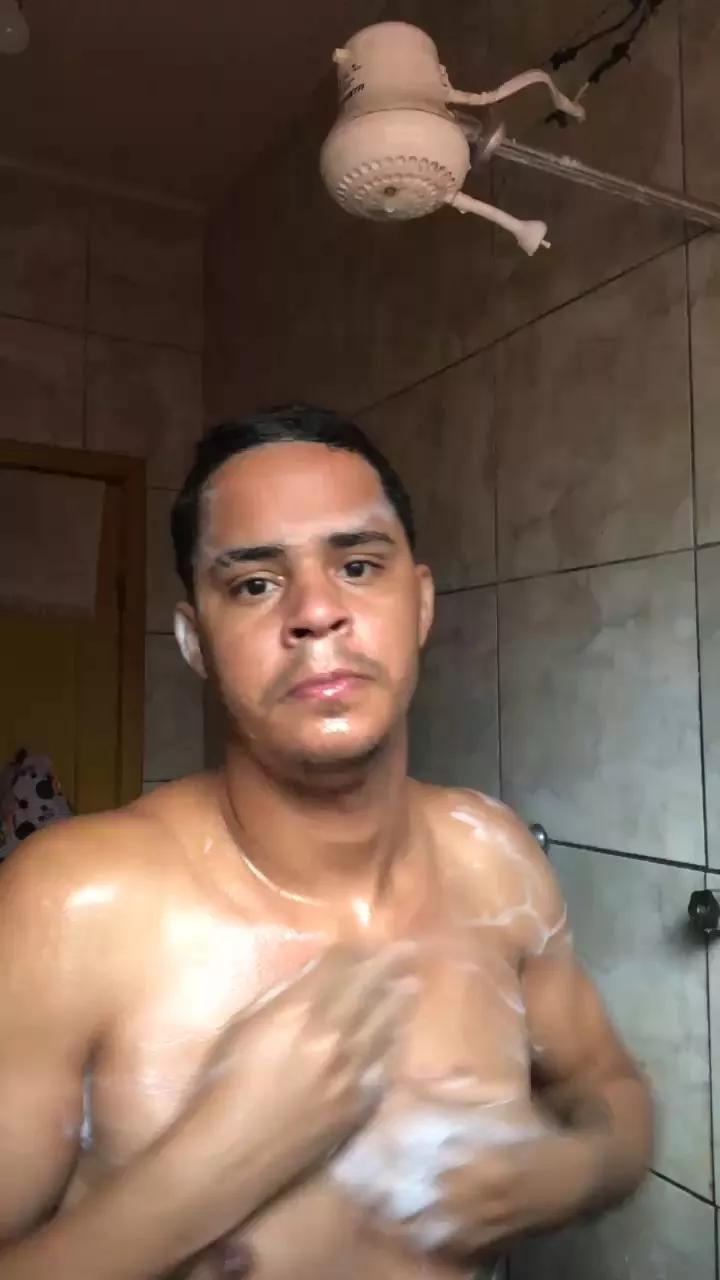 Lipinh0 on Cam4 
