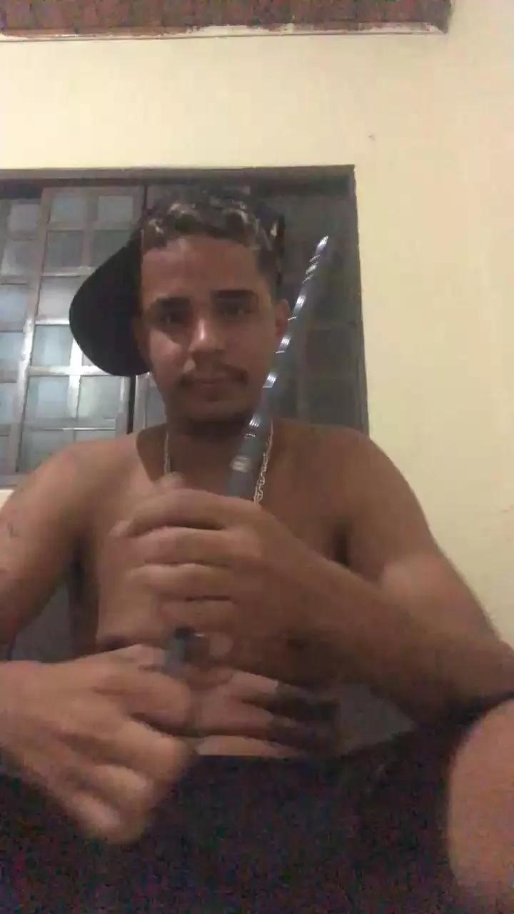 Lipinh0 on Cam4 
