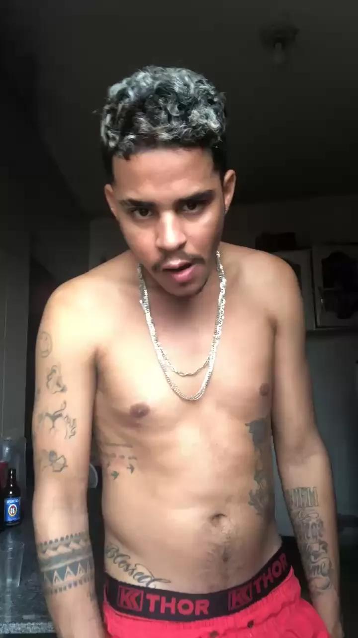 Lipinh0 on Cam4 