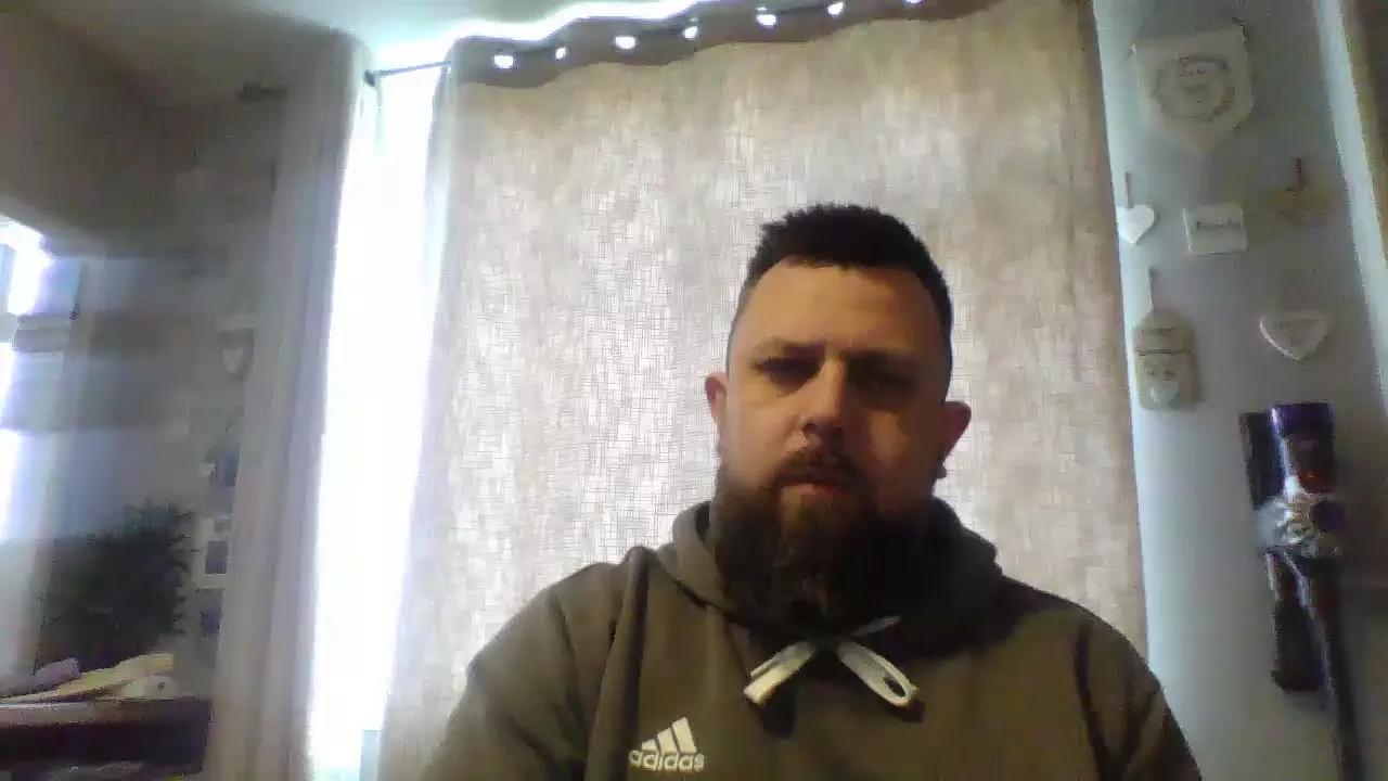 longdickwaitin3 on Cam4 