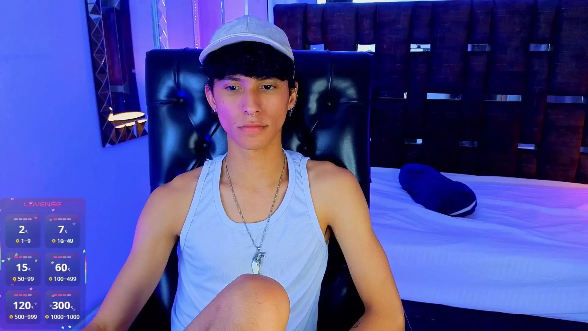 Offline LouiRouse on Cam4