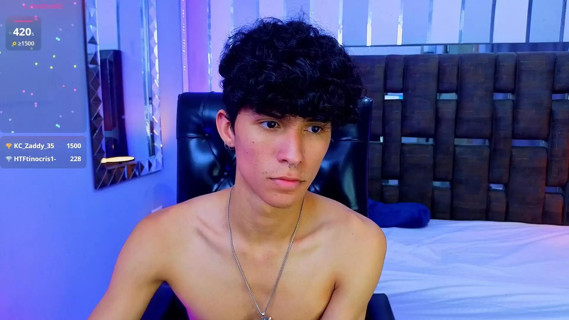 Offline LouiRouse on Cam4