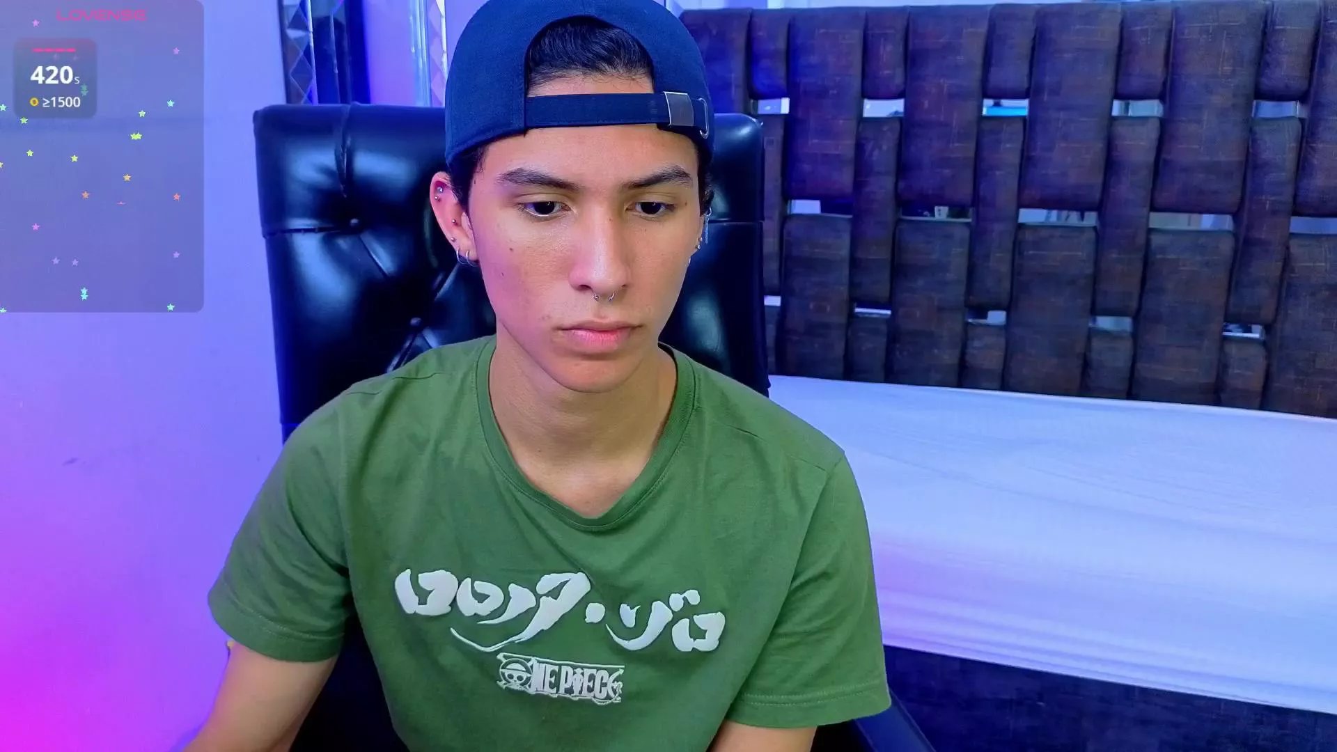 Offline LouiRouse on Cam4