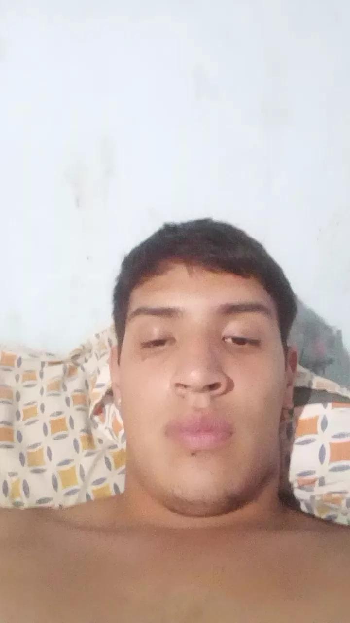 luciano872 on Cam4 