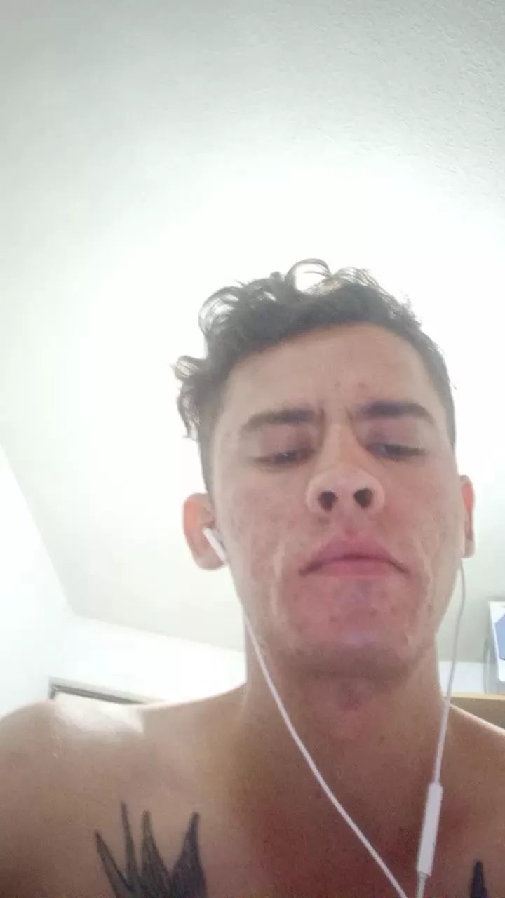 Offline LuigiHL on Cam4