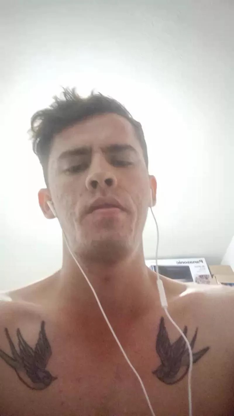 Offline LuigiHL on Cam4