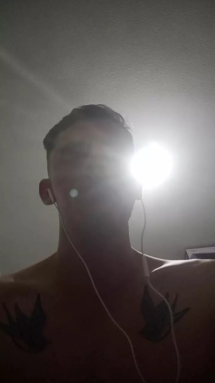 Offline LuigiHL on Cam4