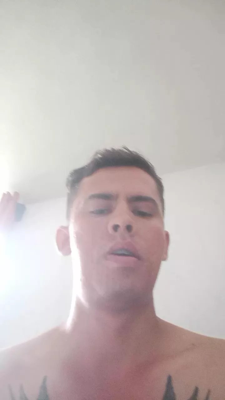 Offline LuigiHL on Cam4