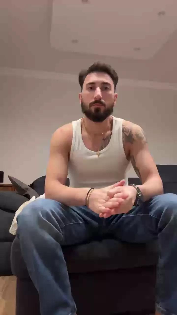 Luis199667 on Cam4 