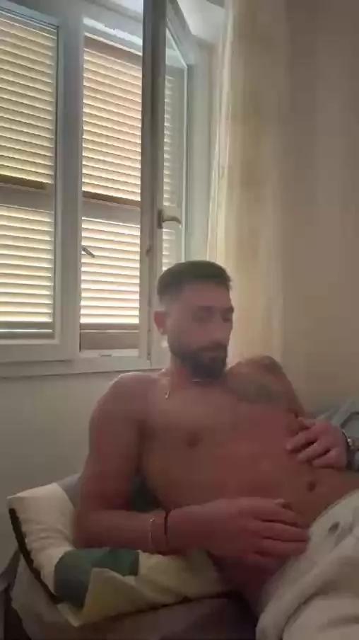 Luis199667 on Cam4 