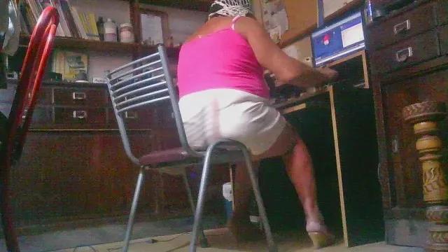 LunaTravsumi on Cam4 