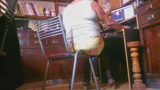 LunaTravsumi on Cam4 