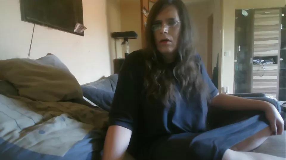 Lutziver666 on Cam4 