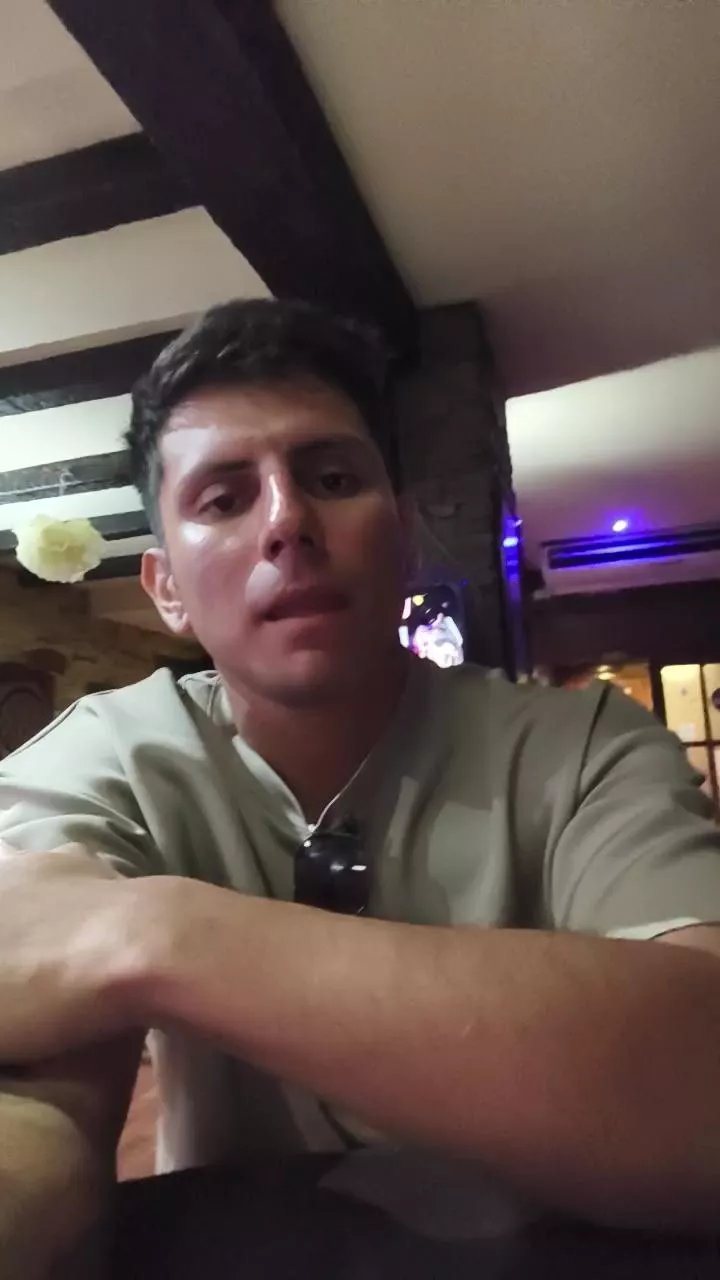 Offline Machotexx_26 on Cam4