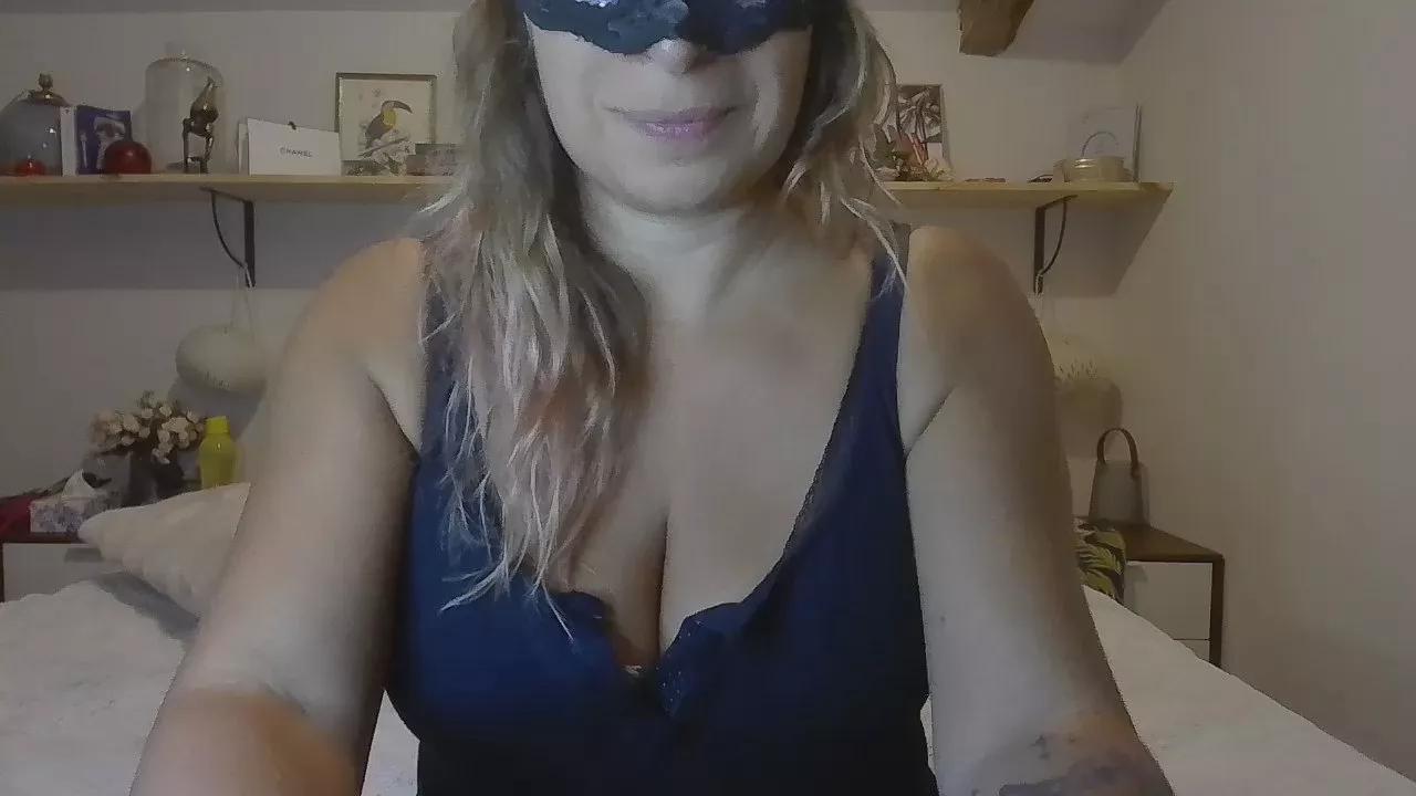 Madame_Louise on Cam4 