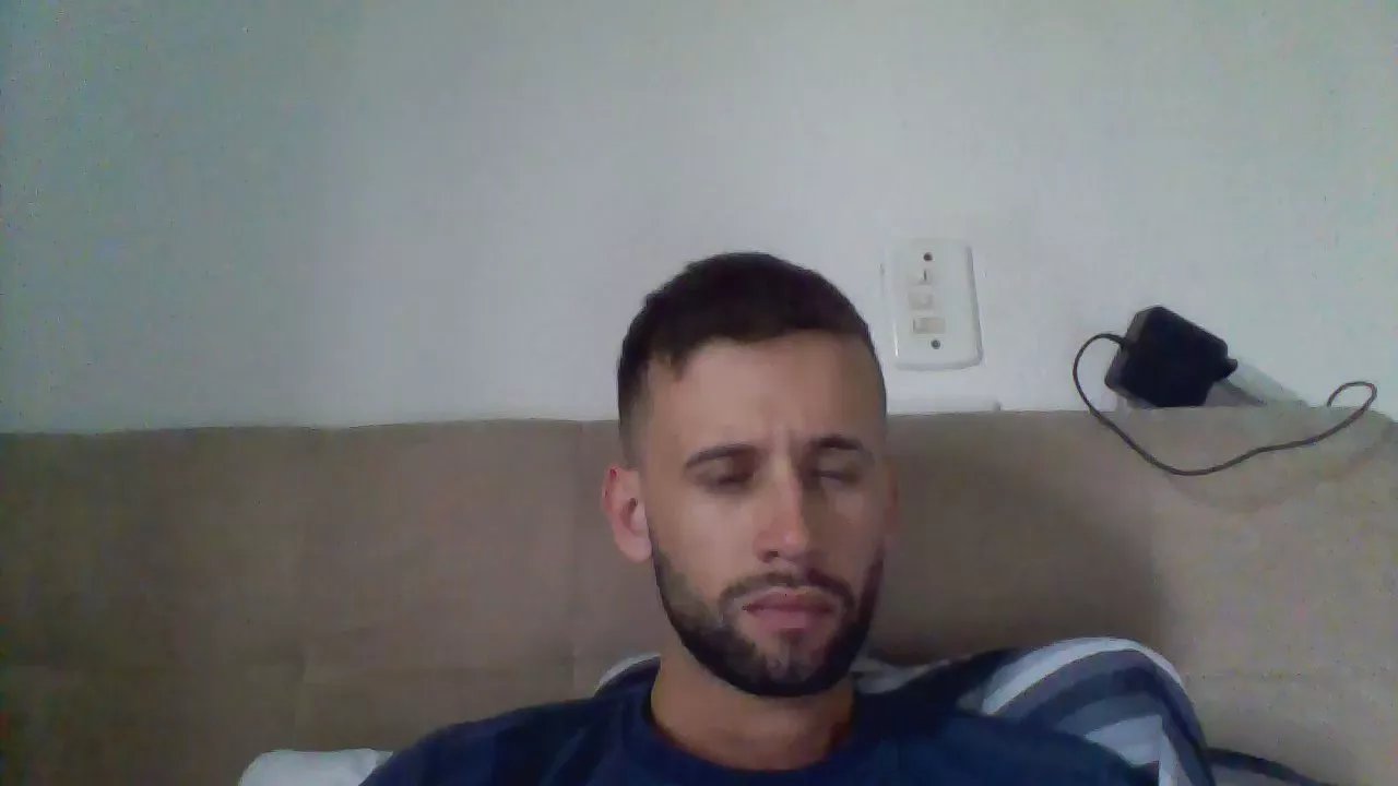 Offline Maickysurf on Cam4