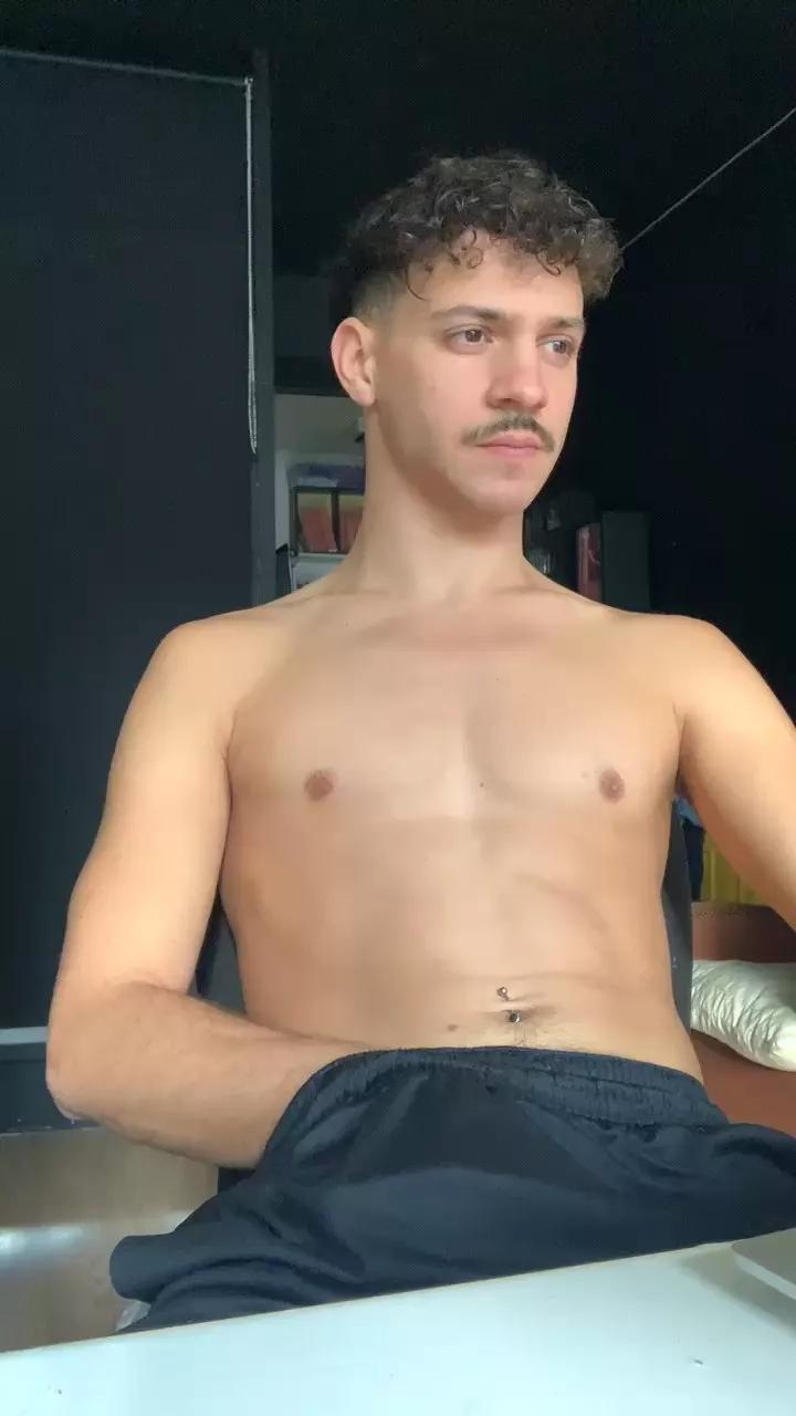 Manugic on Cam4 