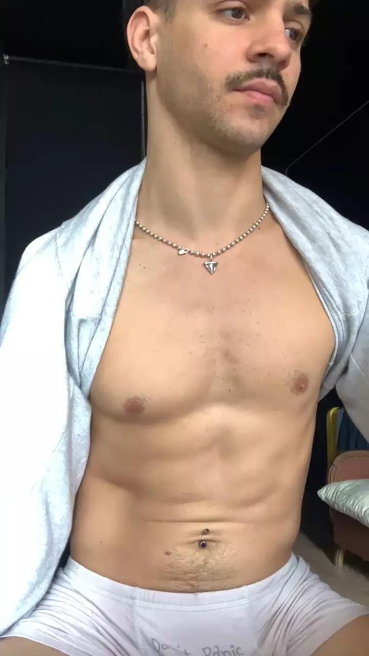 Manugic on Cam4 