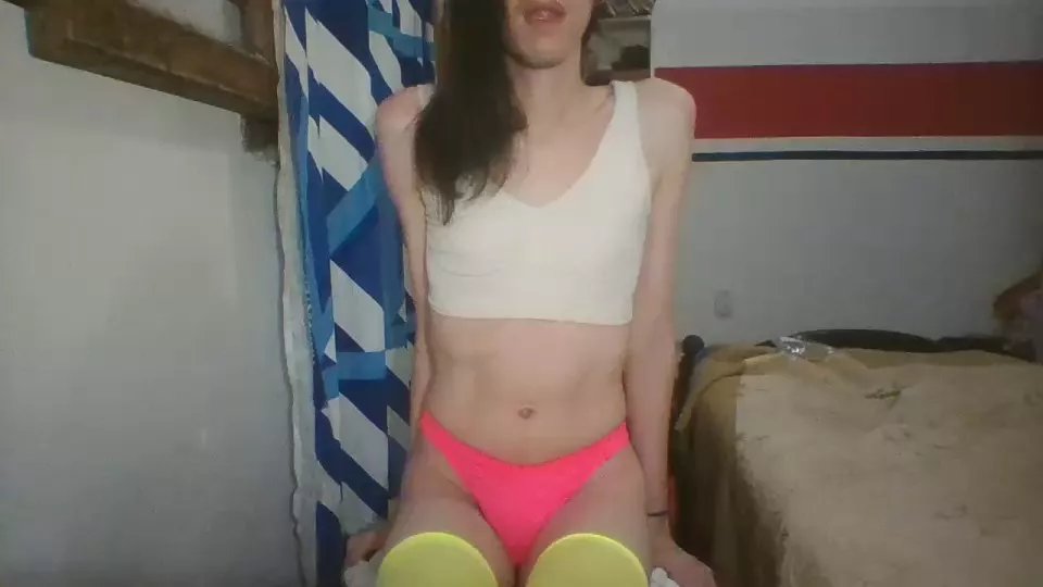 Offline Maurikiss on Cam4