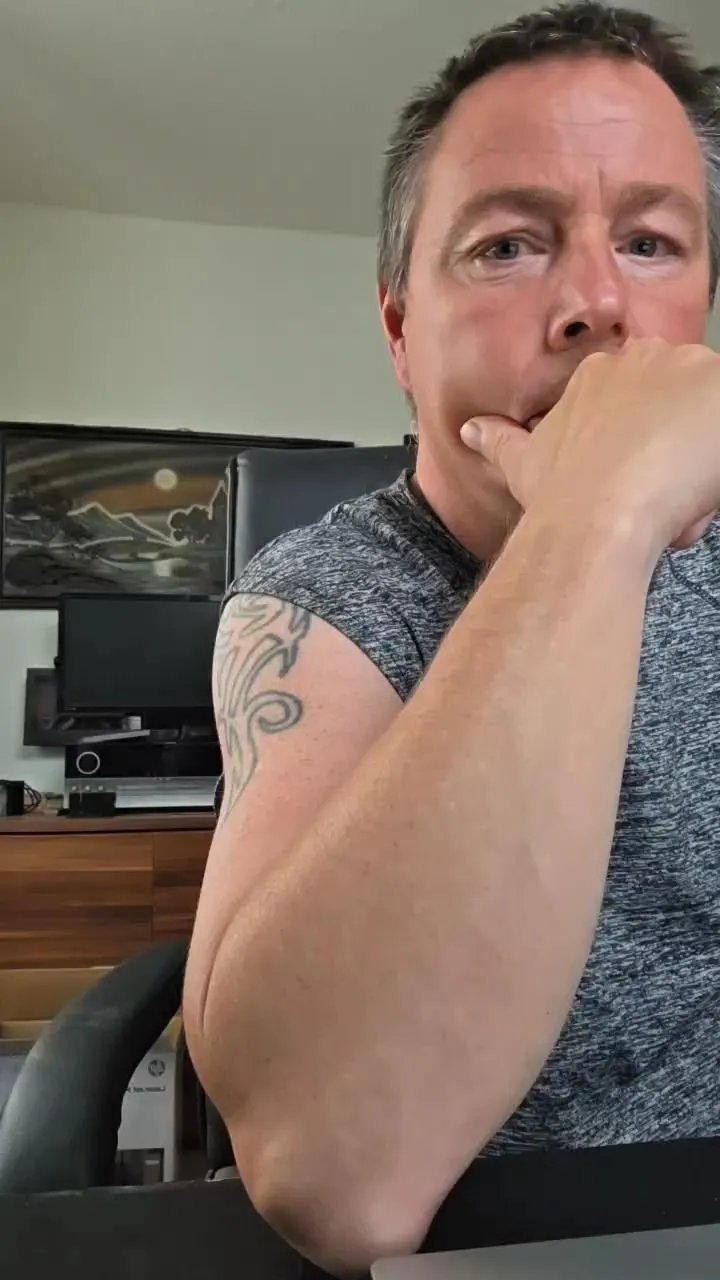 Offline Maxe26 on Cam4