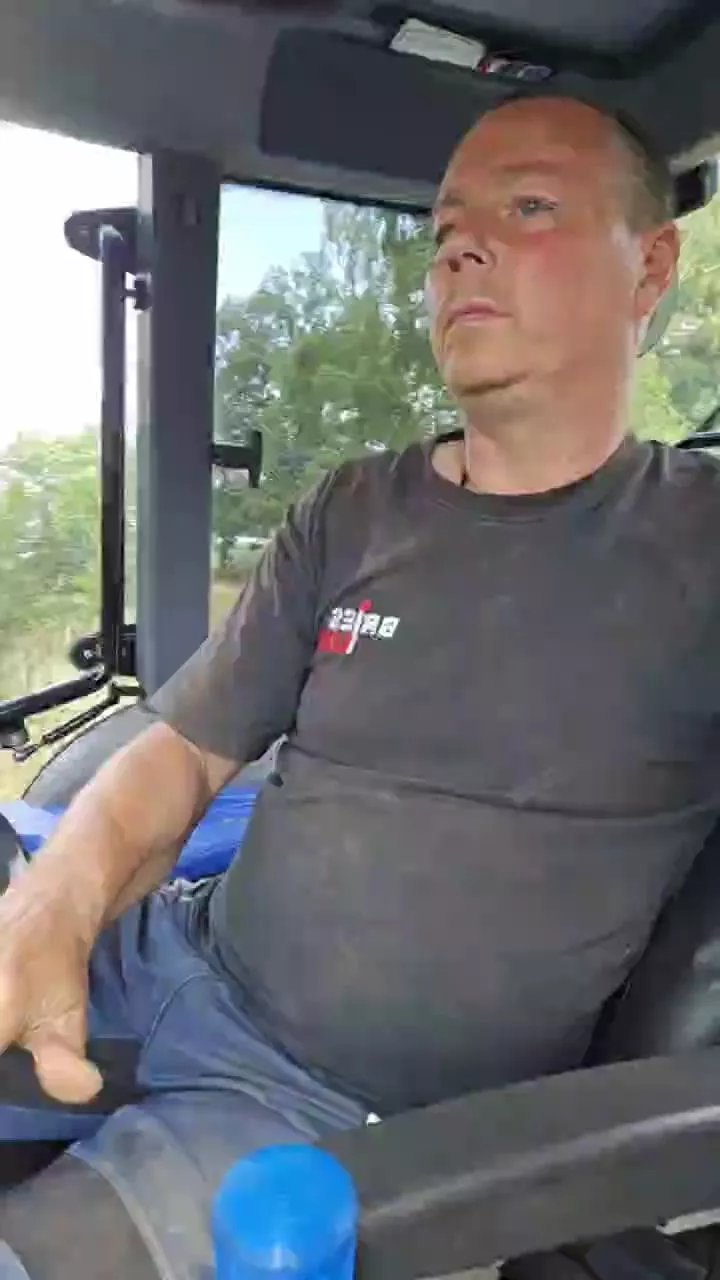 Offline Maxe26 on Cam4