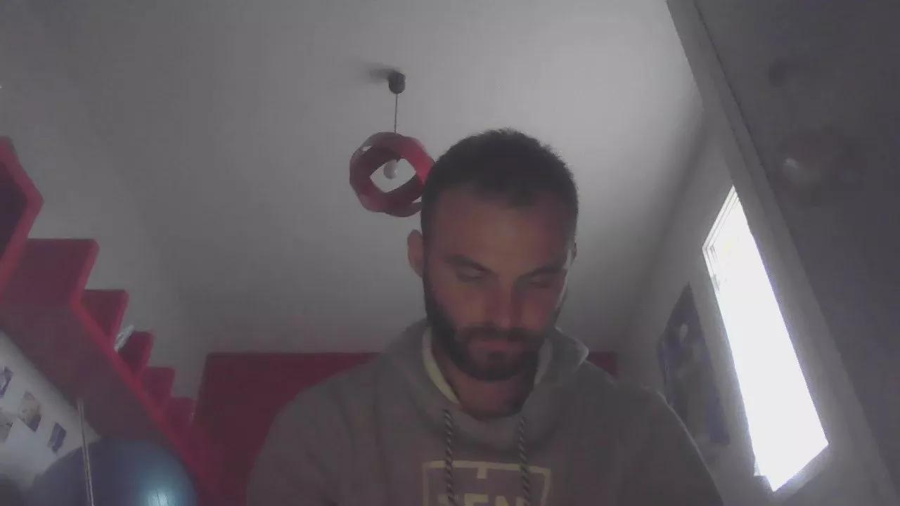 maxou74 on Cam4 