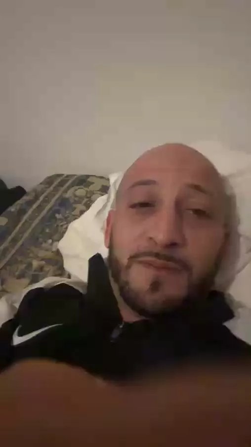 Offline Mazzetta1988 on Cam4