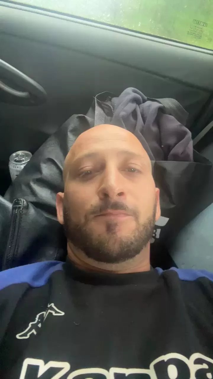 Offline Mazzetta1988 on Cam4