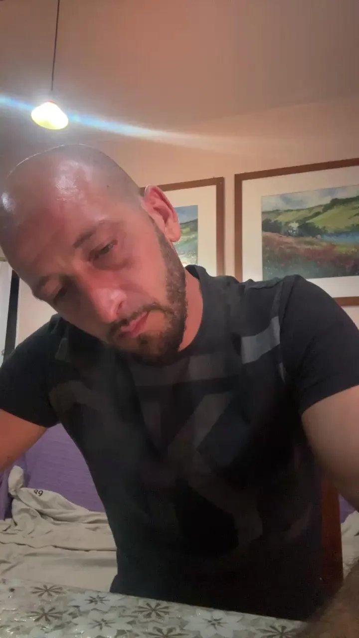 Offline Mazzetta1988 on Cam4