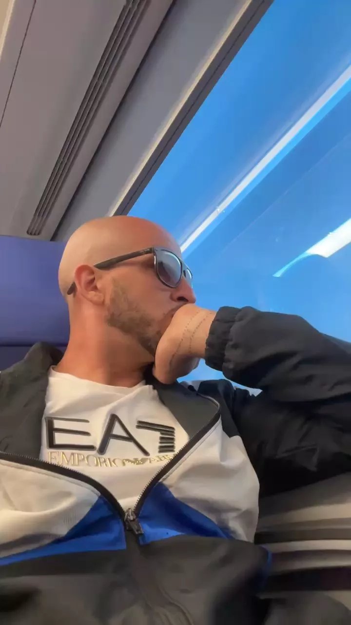 Offline Mazzetta1988 on Cam4