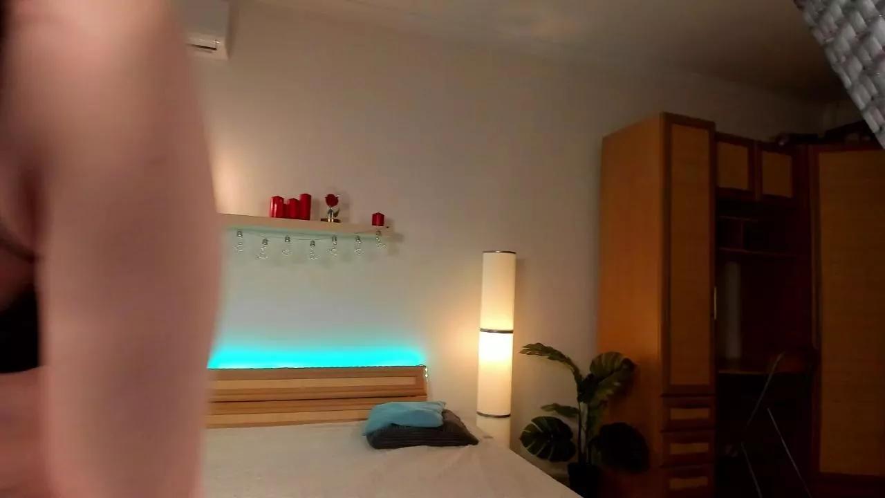 MiaBond_ on Cam4 