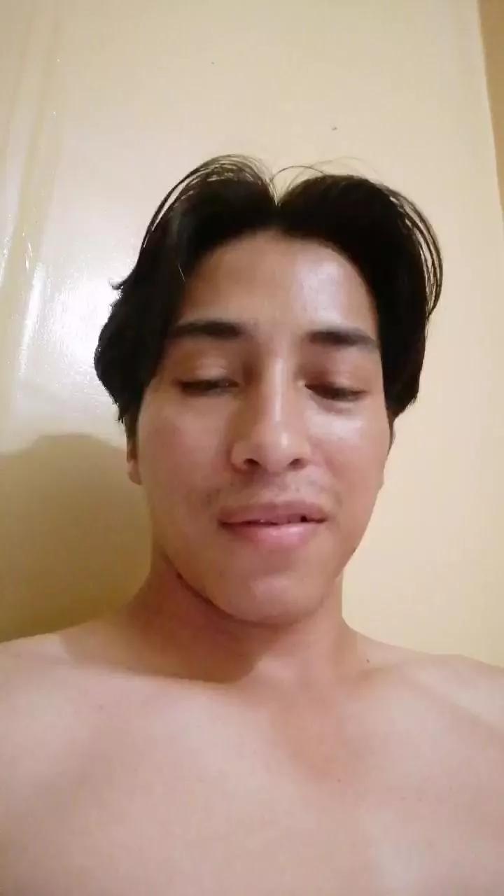mike327173 on Cam4 