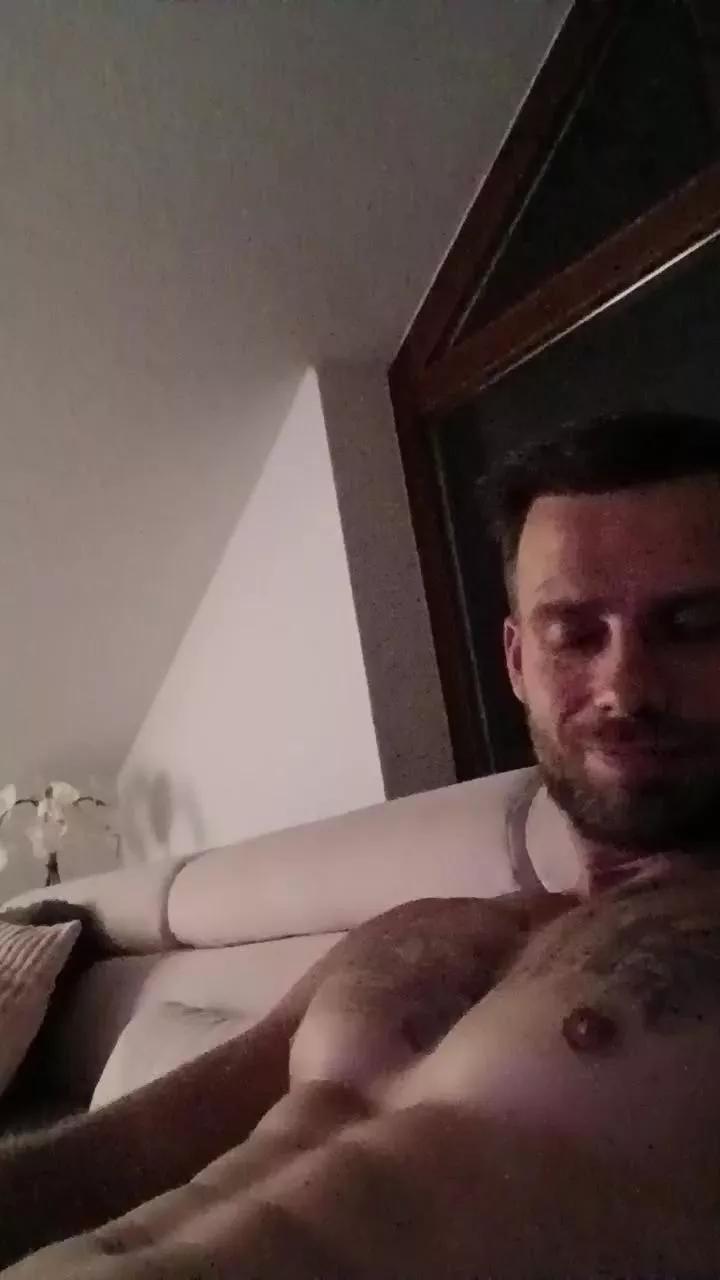 Mikeeeel on Cam4 